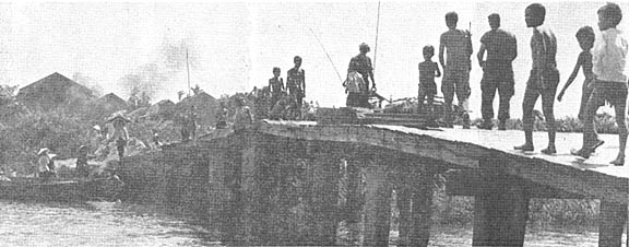 4/9th Inf build new bridge